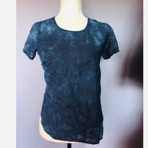 anthropologie blue checkered tie dye tee